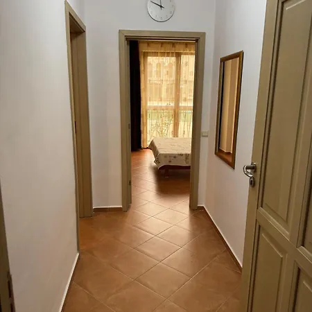 Kalia, Sunny Apartment